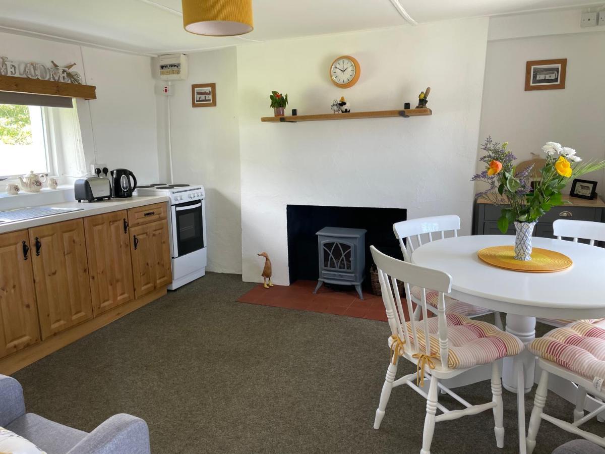 Anne'S Thatched Cottage Kilcar Экстерьер фото